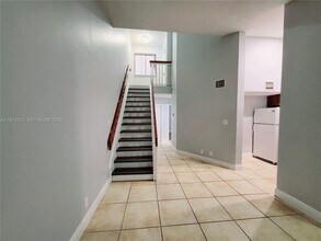 13907 SW 93rd Ln in Miami, FL - Building Photo - Building Photo