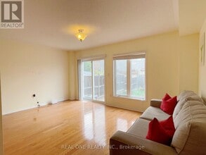 5302 Palmetto Pl in Mississauga, ON - Building Photo - Building Photo