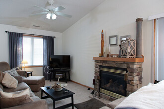 411 Sarah Cir in Baldwin, WI - Building Photo - Building Photo