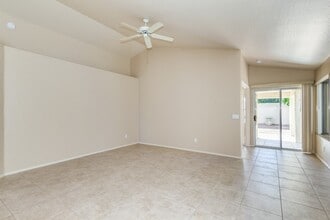 6053 E Sierra Morena St in Mesa, AZ - Building Photo - Building Photo