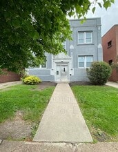 2425 Delaware Ave in Buffalo, NY - Building Photo - Building Photo