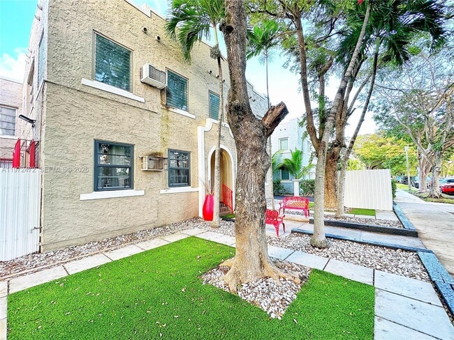 2153 SW 14th Terrace in Miami, FL - Building Photo - Building Photo