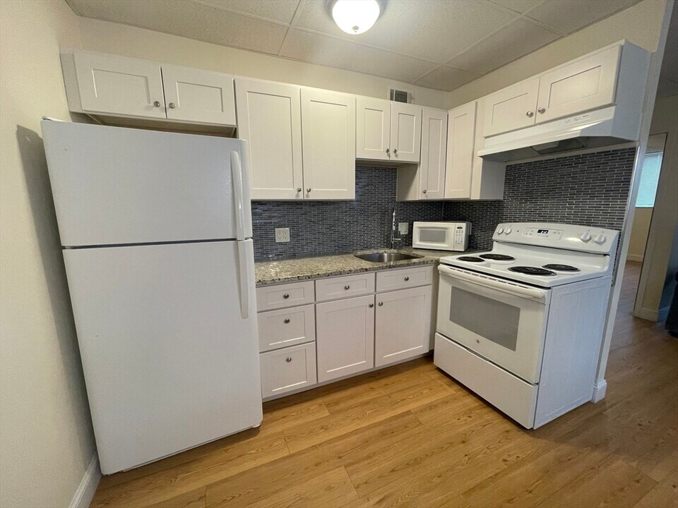 549 E 4th St in Boston, MA - Building Photo