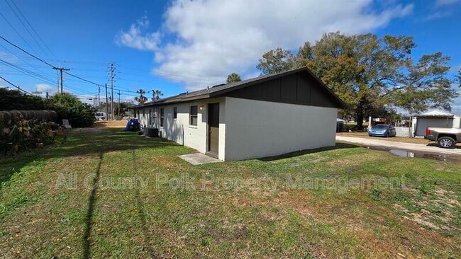 1342 Reynolds Rd in Lakeland, FL - Foto de edificio - Building Photo