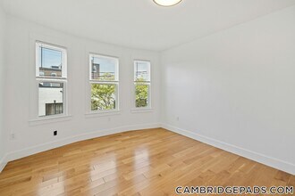 406 Columbia St in Cambridge, MA - Building Photo - Building Photo