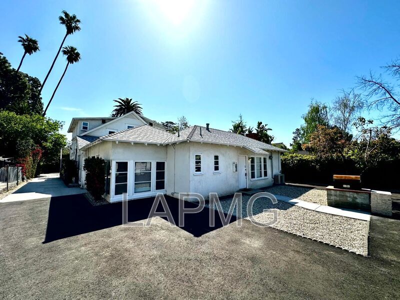 607-611 N El Molino Ave in Pasadena, CA - Building Photo