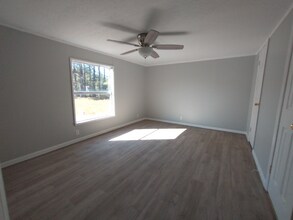 5094 Red Barn Rd in Milton, FL - Foto de edificio - Building Photo