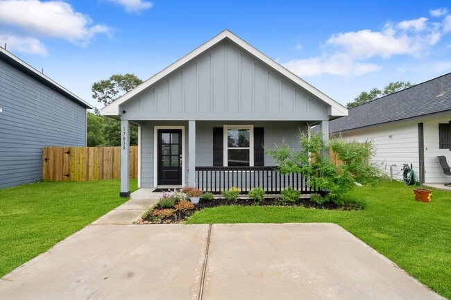 17038 Marie Vlg Dr in Conroe, TX - Building Photo - Building Photo