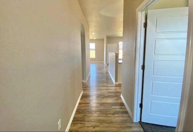 7015 11th St in Lubbock, TX - Building Photo - Building Photo