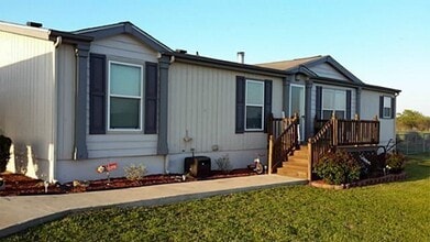 115 Bandana Dr in Southmayd, TX - Building Photo - Building Photo