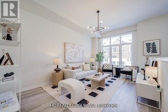 34 Millman Ln in Richmond Hill, ON - Building Photo - Building Photo