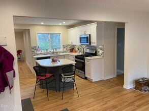 13 Richards Dr in Colonie, NY - Building Photo - Building Photo