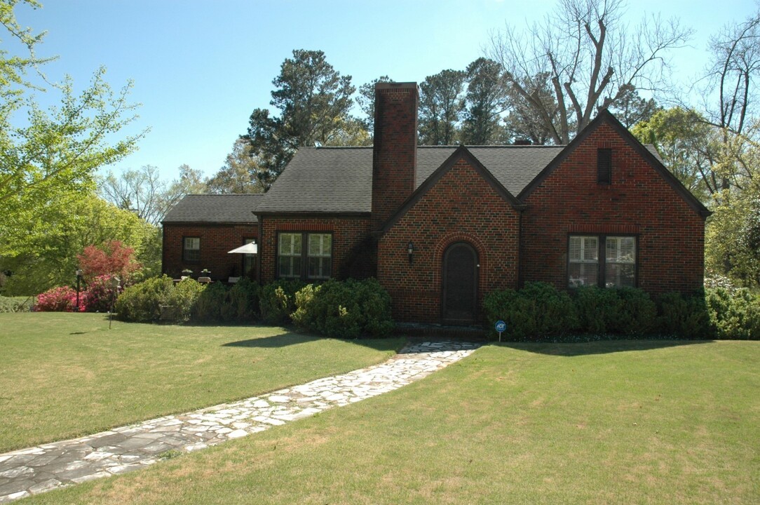 329 Country Club Rd in Lagrange, GA - Building Photo