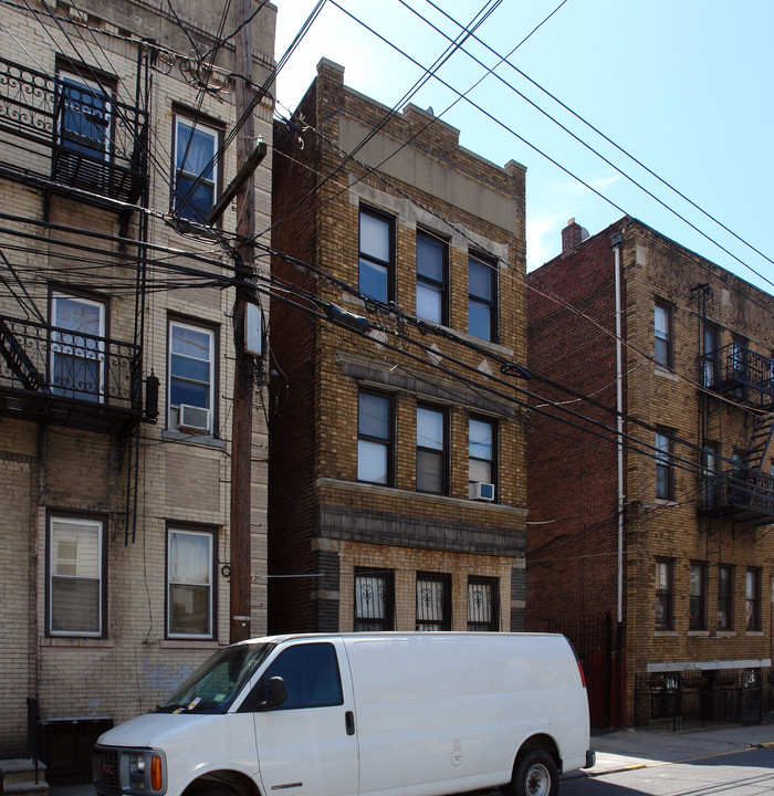 293 Oliver St in Newark, NJ - Foto de edificio