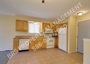 14923 Westpoint Dr in Sterling Heights, MI - Building Photo - Building Photo