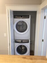 91 Verndale St, Unit 1 in Brookline, MA - Foto de edificio - Building Photo