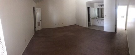 1005 W Caprock St in Hobbs, NM - Building Photo - Building Photo