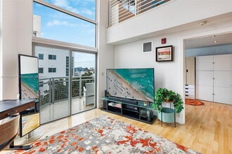7728 Collins Ave in Miami, FL - Building Photo - Building Photo
