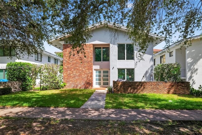 539 Menendez Ave in Coral Gables, FL - Building Photo - Building Photo