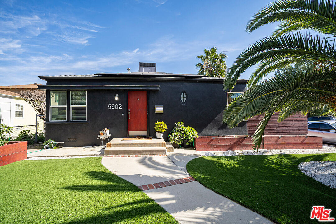 5902 Lemp Ave in Los Angeles, CA - Building Photo