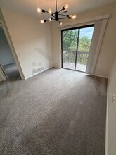 1560 Meadowside Dr in Rochester Hills, MI - Foto de edificio - Building Photo