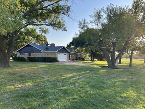 14435 Valley Hi Cir in Farmers Branch, TX - Building Photo - Building Photo