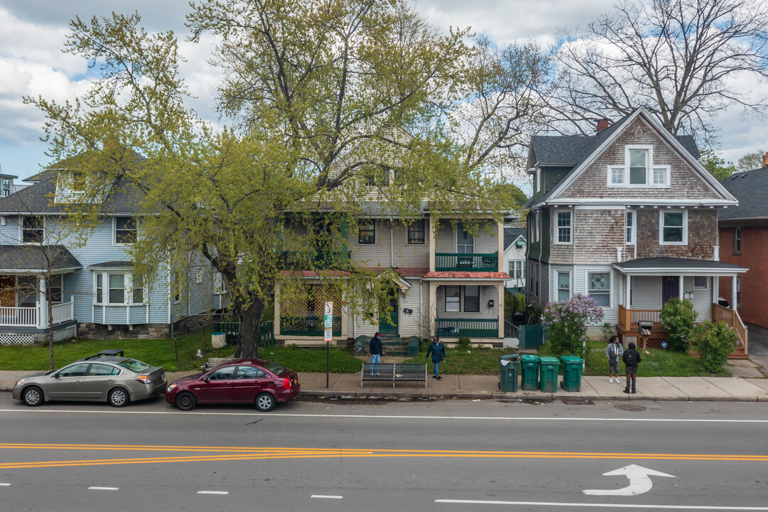 916-920 Clinton Ave S in Rochester, NY - Building Photo