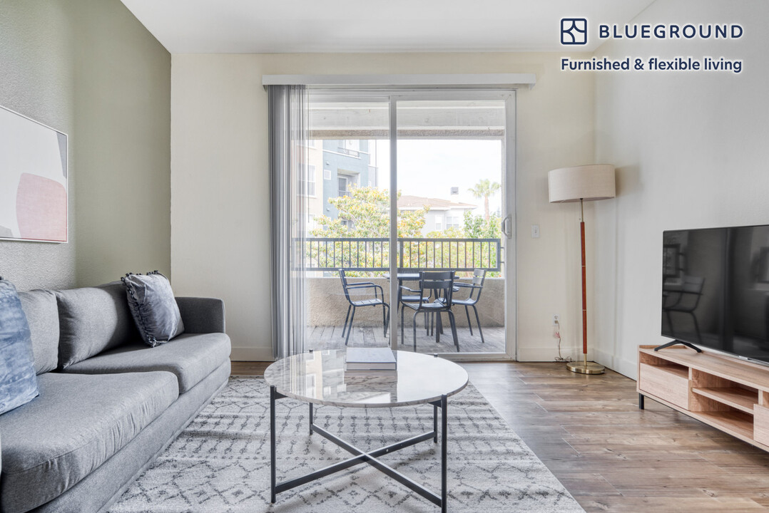 1265 Lakeside Dr in Sunnyvale, CA - Building Photo