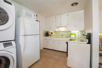 111 NW 21st St, Unit 111 in Gainesville, FL - Foto de edificio - Building Photo