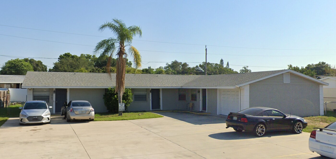 2775 46th Ave N in St. Petersburg, FL - Building Photo