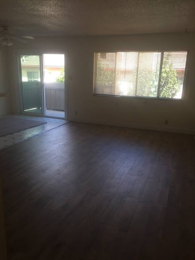 27033 Belvedere Ct, Unit 8