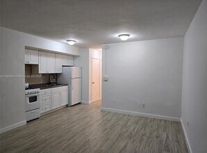 1140 71st St in Miami Beach, FL - Building Photo - Building Photo