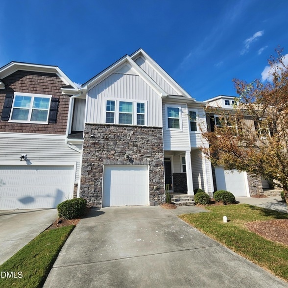 property at 1424 Southpoint Trl