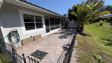 5581 American Cir in Delray Beach, FL - Building Photo - Building Photo