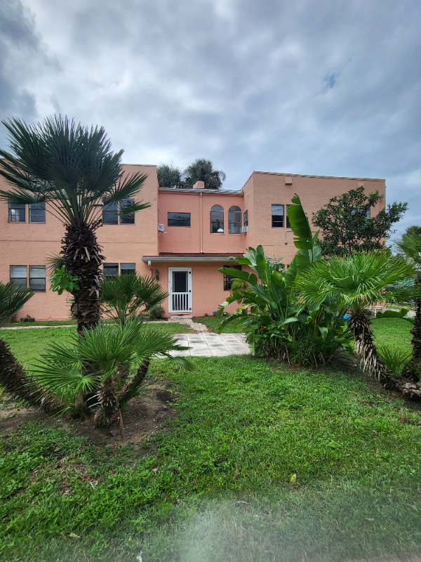 420 N Oleander Ave in Daytona Beach, FL - Building Photo - Building Photo