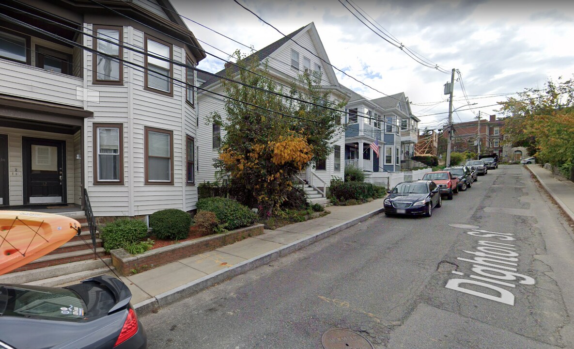 16 Dighton St, Unit 2 in Boston, MA - Foto de edificio
