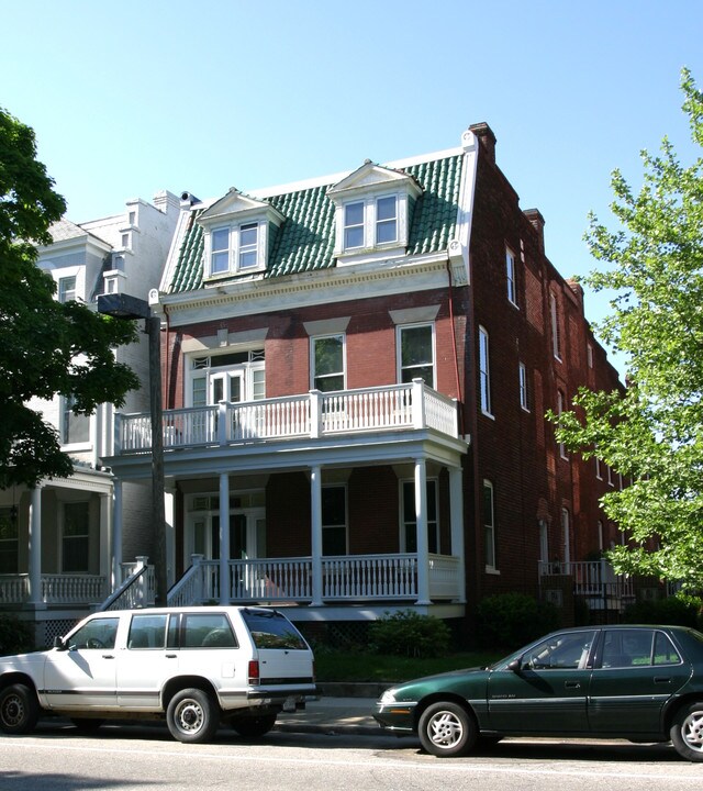 1617 Grove Ave in Richmond, VA - Building Photo