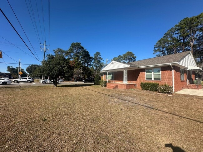 701 Eastwood Rd in Wilmington, NC - Building Photo - Building Photo