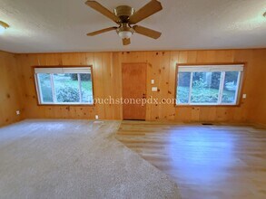 15303 SE Lee Ave in Milwaukie, OR - Building Photo - Building Photo