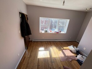 267 Hull St in Brooklyn, NY - Foto de edificio - Building Photo