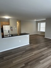 120 N 4th Ave in Manville, NJ - Foto de edificio - Building Photo