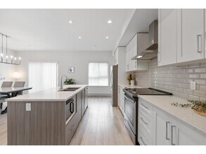 20723 Fraser Hwy in Langley, BC - Building Photo - Building Photo