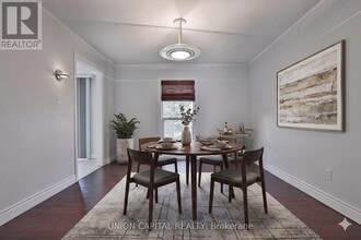 8 Mallingham Ct in Toronto, ON - Building Photo - Building Photo