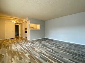 9220 E Girard Ave in Denver, CO - Foto de edificio - Building Photo