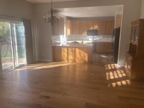 2543 Ellen Ln in Santa Maria, CA - Building Photo - Building Photo