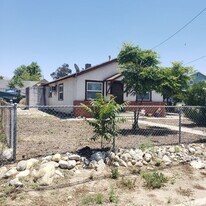 1370 Chrysolite Ave in Mentone, CA - Building Photo