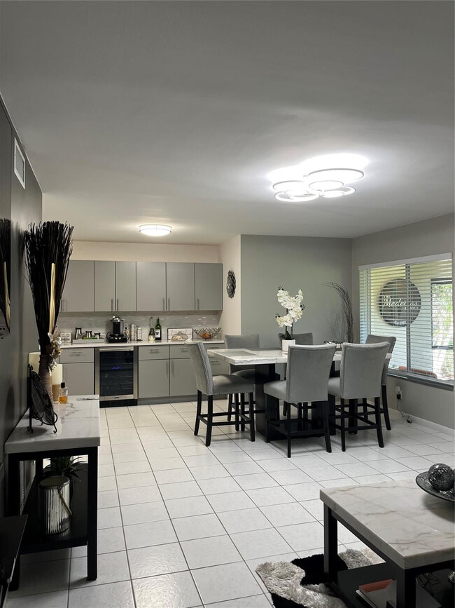 113 Lake Pine Cir in Greenacres, FL - Building Photo - Building Photo