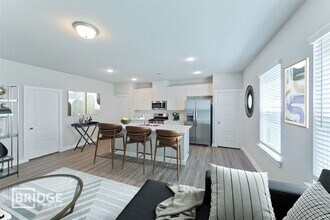 305 Huisache St in Lake Jackson, TX - Building Photo - Building Photo