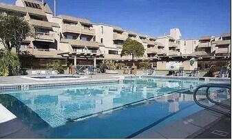 5 Embarcadero West in Oakland, CA - Building Photo