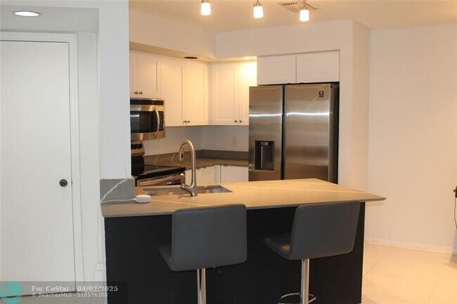 property at 3350 Pinewalk Dr N